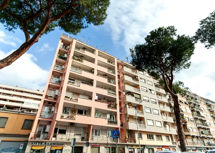 Appia Nuova Lucrezia Rom