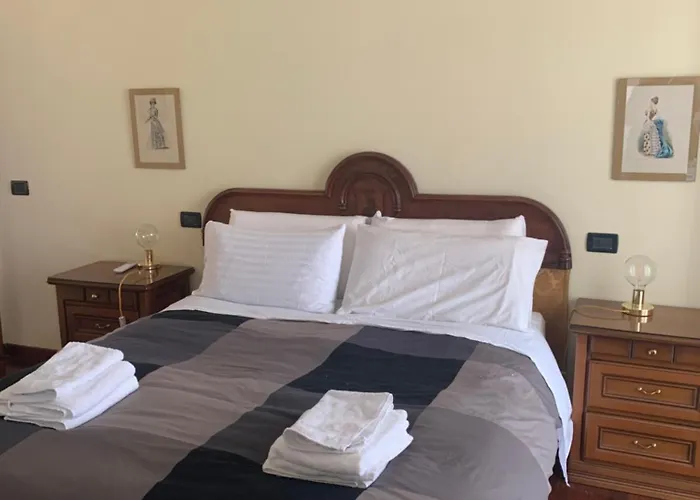 Appia Nuova Lucrezia Apartment *